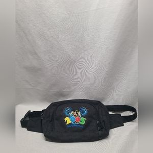 Vintage 2005 Walt Disney World Black Unisex Zip Up Fanny Pack Bag with Strap